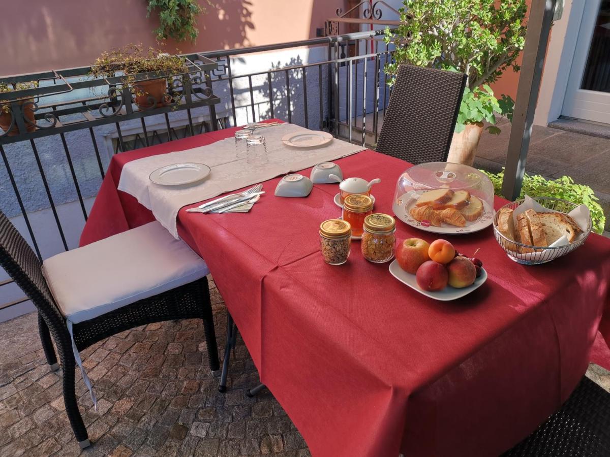 קנוביו B&B Villa Dei Pini מראה חיצוני תמונה