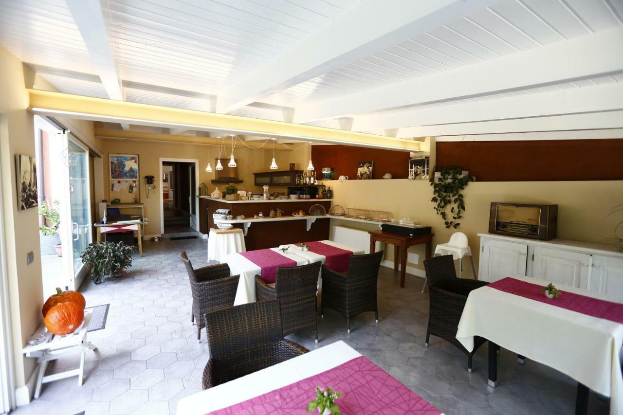 קנוביו B&B Villa Dei Pini מראה חיצוני תמונה