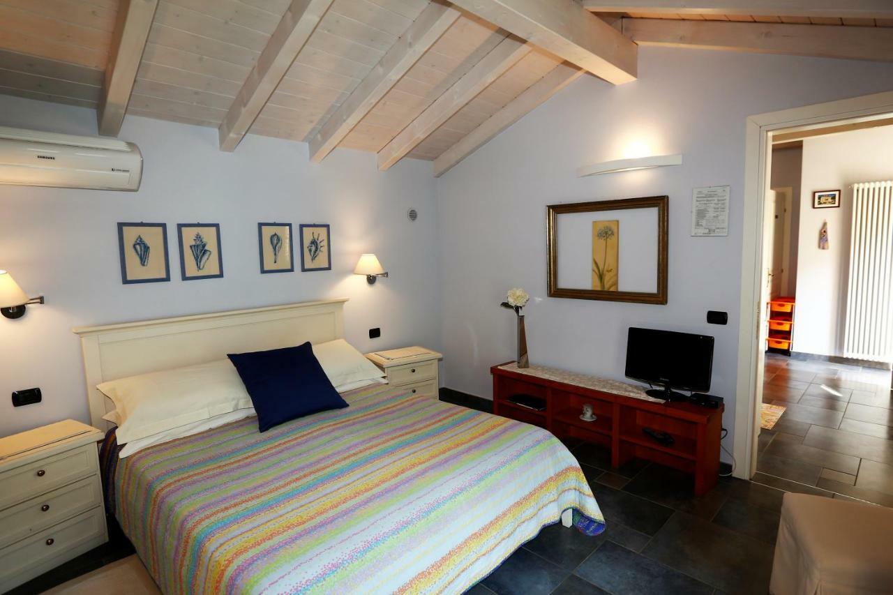 קנוביו B&B Villa Dei Pini מראה חיצוני תמונה
